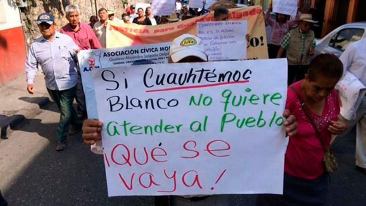 Protesta  por Autoridades Educativas Deriva en Censuras a Cuauhtémoc Blanco durante Manifestación en Cuernavaca