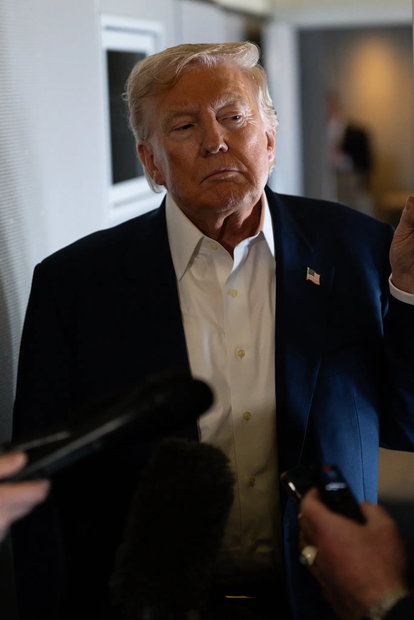 😏 Si no invierten, les cae la tarifa: el nuevo jueguito comercial de Trump.💸