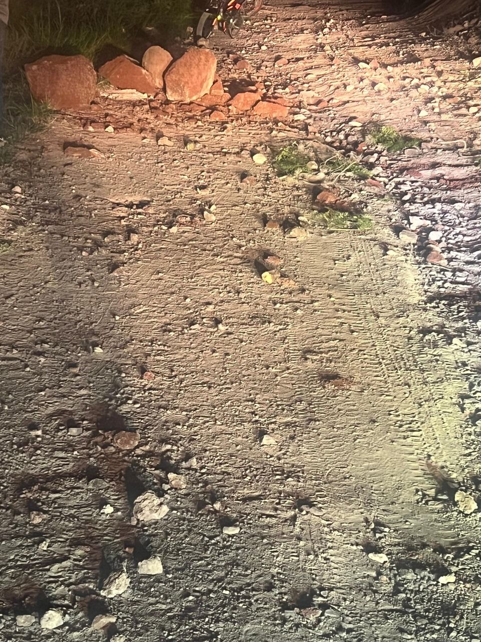 ¡Deslave mortal en Taxidhó! Un hombre murió y una mujer está grave.💥