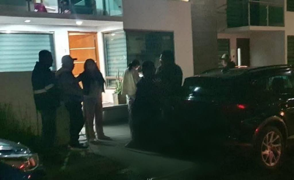 ¡Se metieron con todo y pistolas! Roban millones en casa de Pachuca.😱 💰