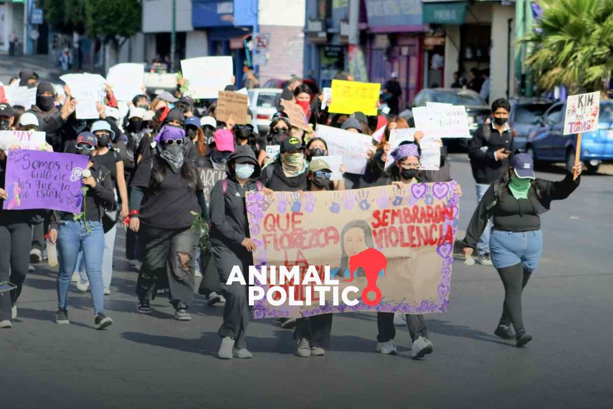 Estudiantes de la Cruz Roja protestan para exigir justicia por feminicidios de alumnas de la Uaem, Kimberly Ramos y Karol Toledo #feminicidios
