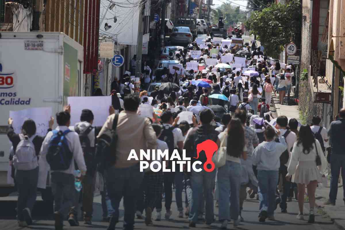 Estudiantes de la Uaem protestan en Cuernavaca por desaparición de Kimberly Ramos #desaparición 📰