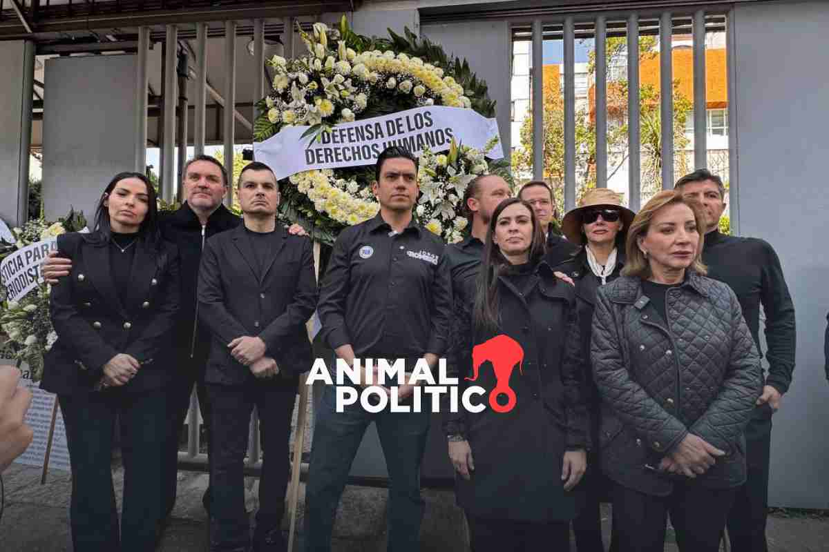 PAN protesta con coronas fúnebres por reelección de Rosario Piedra en la Cndh #RosarioPiedraIbarra 🇲🇽