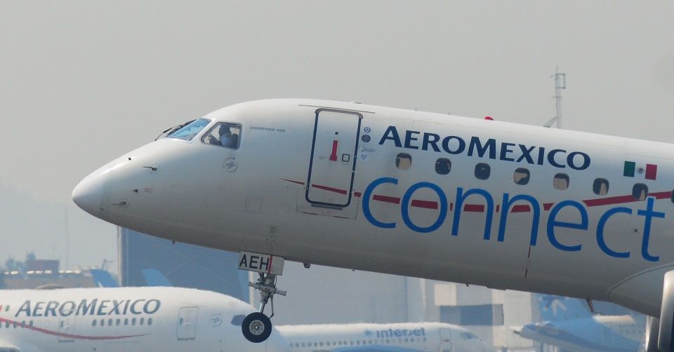 Avión de Aeroméxico impactado por bala durante balacera en aeropuerto de Culiacán #AeropuertoDeCuliacan 📰